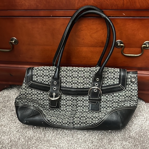 Signature Coach Purse - Picture 2 of 5